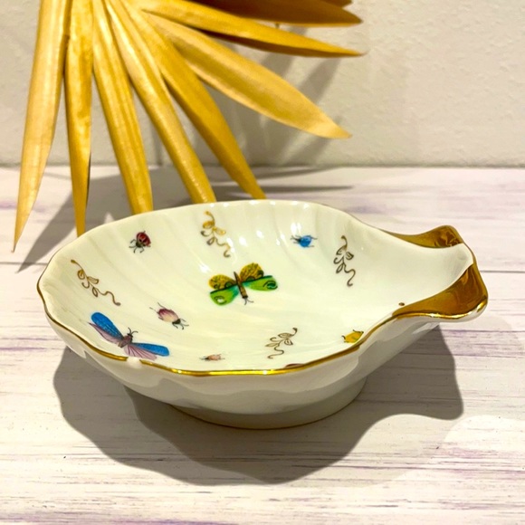 Vintage Porcelain Trinket Shell Dish - Picture 9 of 10